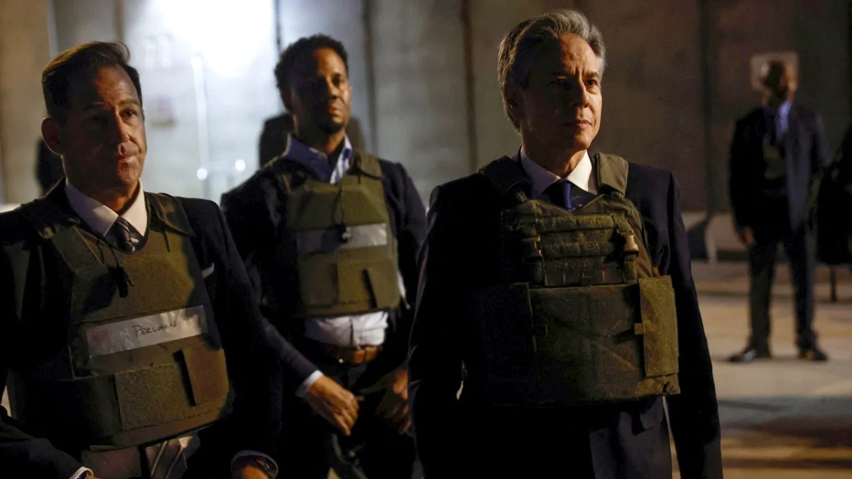 আকস্মিক ইরাক সফরে গিয়ে মার্কিন পররাষ্ট্রমন্ত্রীর হুমকি