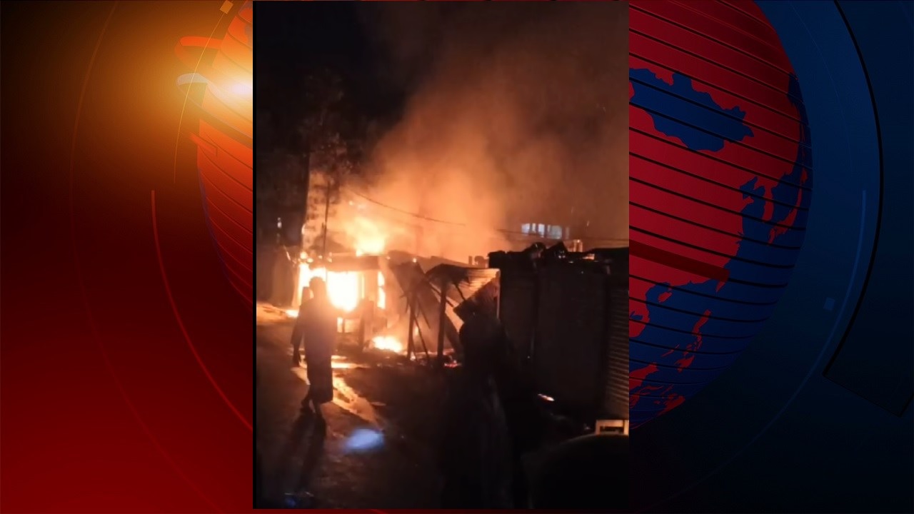 গাজীপুরে মার্কেটে আগুন, নিয়ন্ত্রণে ৪ ইউনিট