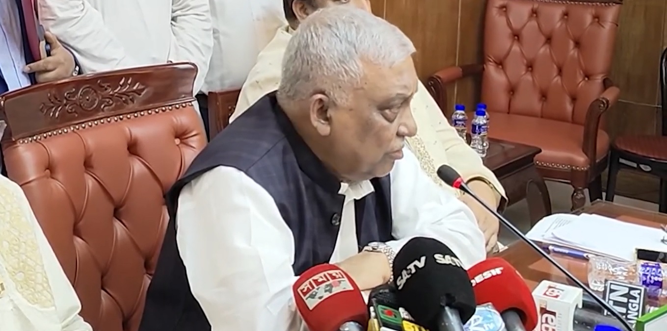 জনগণকে জিম্মি করে জ্বালাও পোড়াও করছে বিএনপি: স্বরাষ্ট্রমন্ত্রী