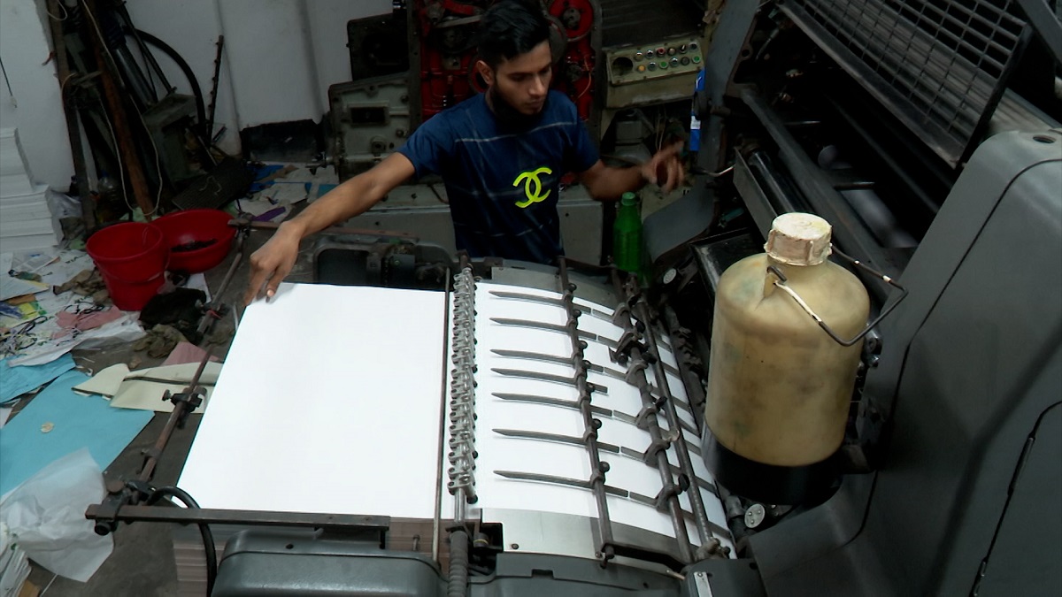 নির্বাচন ঘিরে প্রস্তুতি চলছে ছাপাখানায়