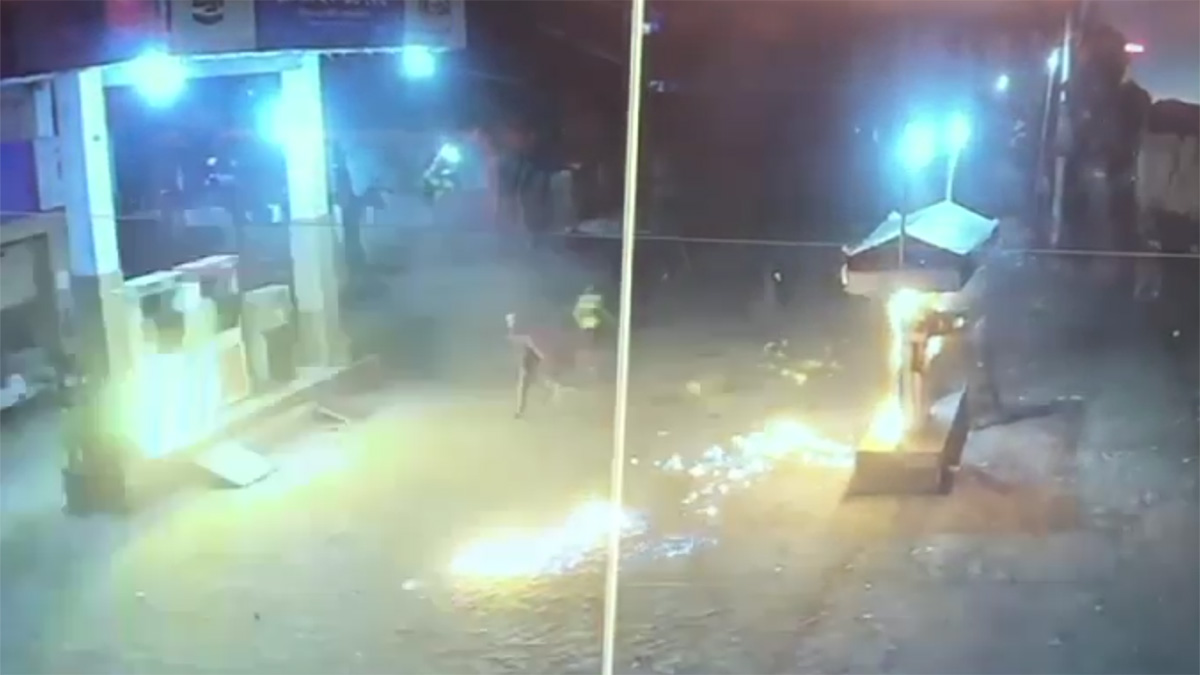 বগুড়ায় স্বতন্ত্র প্রার্থীর পেট্রোল পাম্পে দুর্বৃত্তদের হামলা