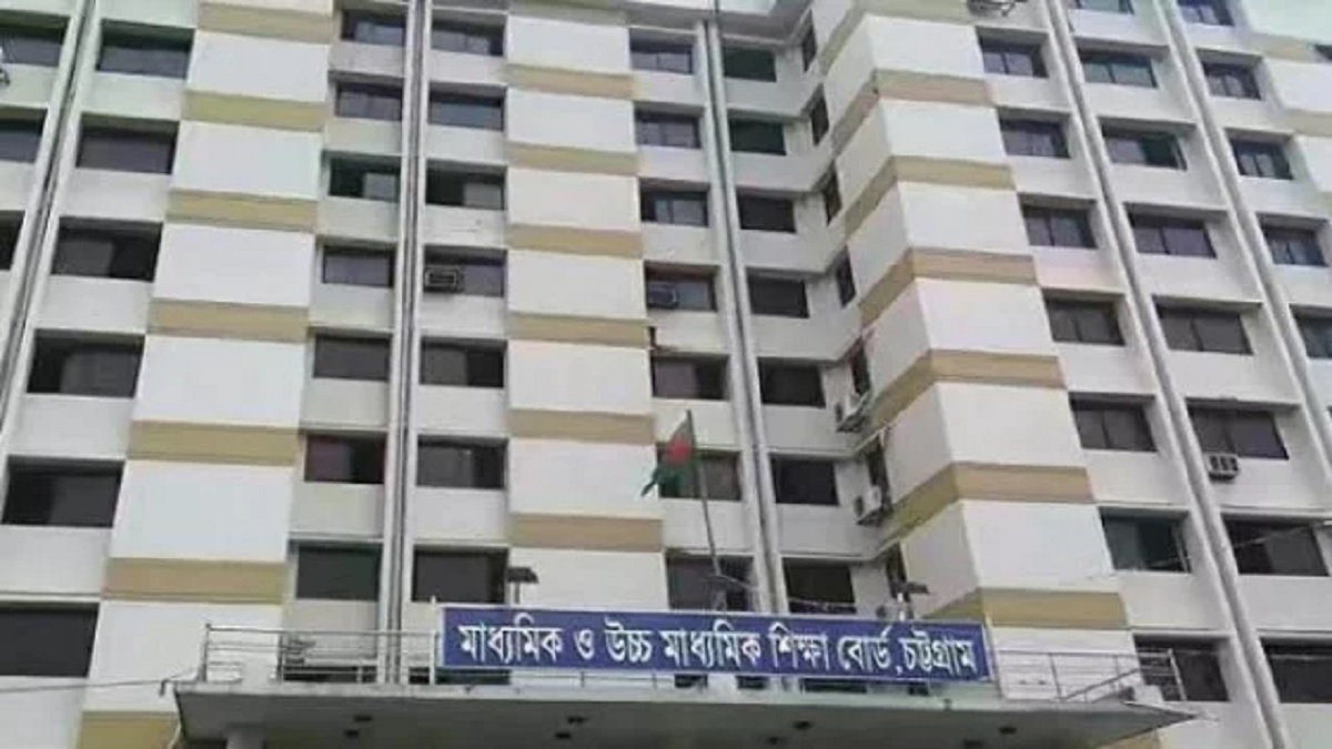 প্রি-টেস্টে ফেল, ছেলেকে এইচএসসিতে জিপিএ ৫ দেয়ার অভিযোগ বোর্ড সচিবের বিরুদ্ধে!