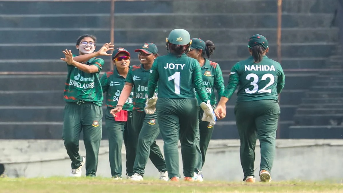 বিজয়ের দিনে অপ্রতিরোধ্য জয় বাংলার মেয়েদের