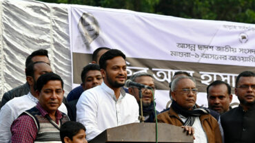 রাজনীতি ও ক্রিকেটের মধ্যে খুব বেশি পার্থক্য দেখেন না সাকিব