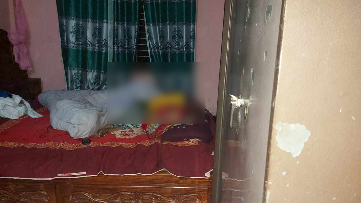 তাড়াশে বাবা-মা, মেয়েকে গলা কেটে হত্যা