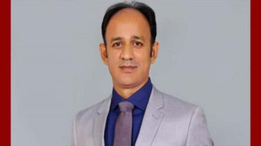 ব্যারিস্টার সুমনের ‘ফ্লাইং কিক’, উড়ে গেলেন বিমান প্রতিমন্ত্রী