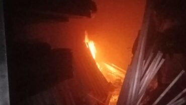 গাজীপুরে ২ ভোটকেন্দ্রসহ ৩ স্কুলে অগ্নিসংযোগ