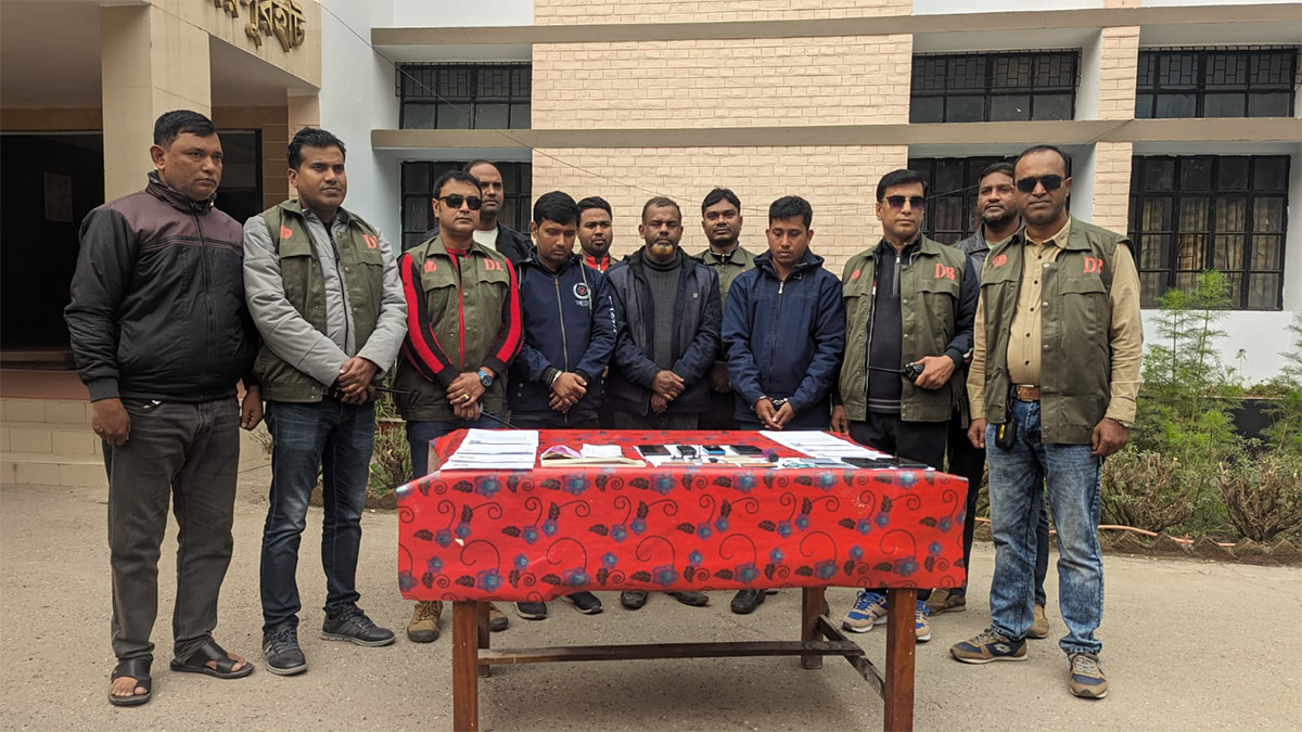 কলেজ প্রিন্সিপালসহ প্রাথমিক শিক্ষক নিয়োগ পরীক্ষা জালিয়াতি চক্রের ৩ সদস্য গ্রেফতার