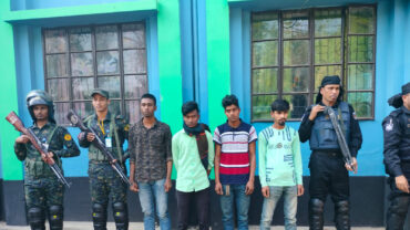 খাগড়াছড়িতে জাল ভোটের অভিযোগ: পানছড়িতে আটক ৪