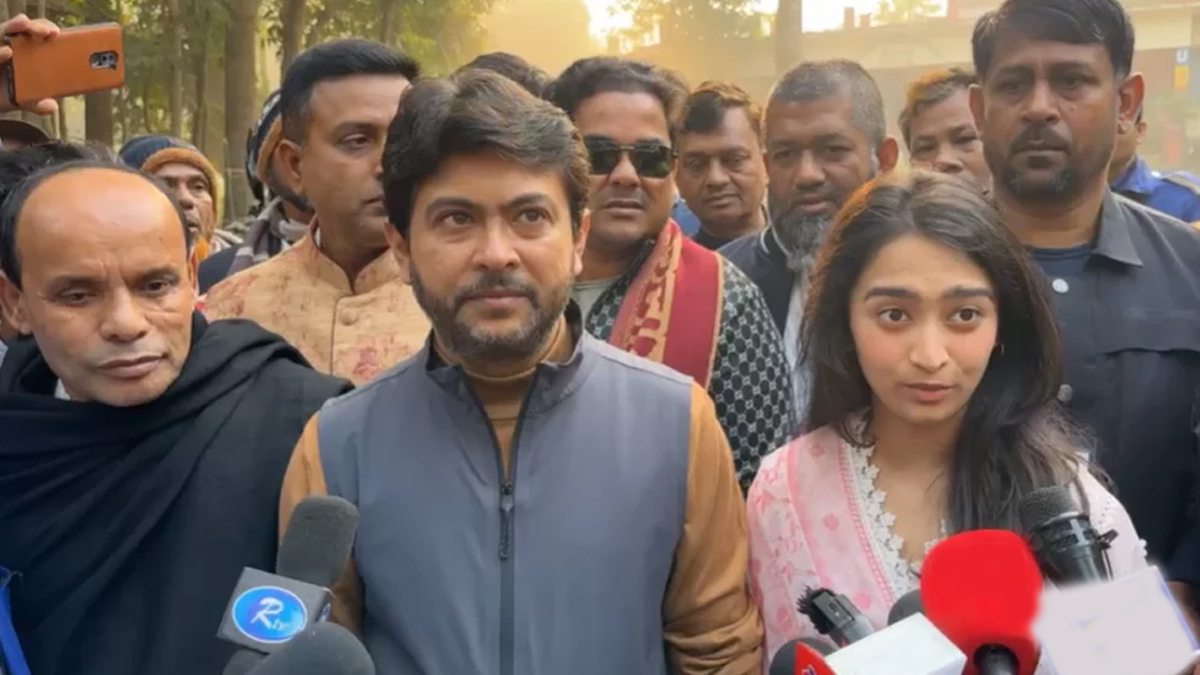 বাবার সঙ্গে প্রথম ভোট দিলেন নিক্সন কন্যা