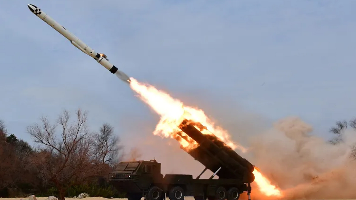 পশ্চিমা নিষেধাজ্ঞাকে বুড়ো আঙ্গুল দেখিয়ে মিসাইল ছুঁড়লো উত্তর কোরিয়া
