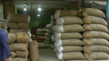 ভরা মৌসুমেও চট্টগ্রামে আলুর বাজারে নৈরাজ্য, অভিযানেও মিলছে না সাফল্য
