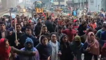 ‘ডামি নির্বাচন’ বর্জনের দাবিতে রাজধানীতে বিএনপির লাঠি মিছিল