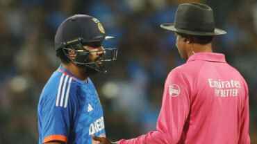 সুপার ওভারে রোহিতের ব্যাটিংয়ে নামা নিয়ে ধোয়াশা!