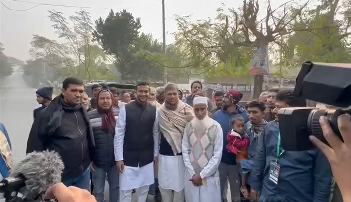 সাকিব-শিখরের হঠাৎ দেখা