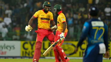 শেষ ওভারের নাটকীয়তায় শ্রীলঙ্কাকে হারিয়ে জিম্বাবুয়ের জয়