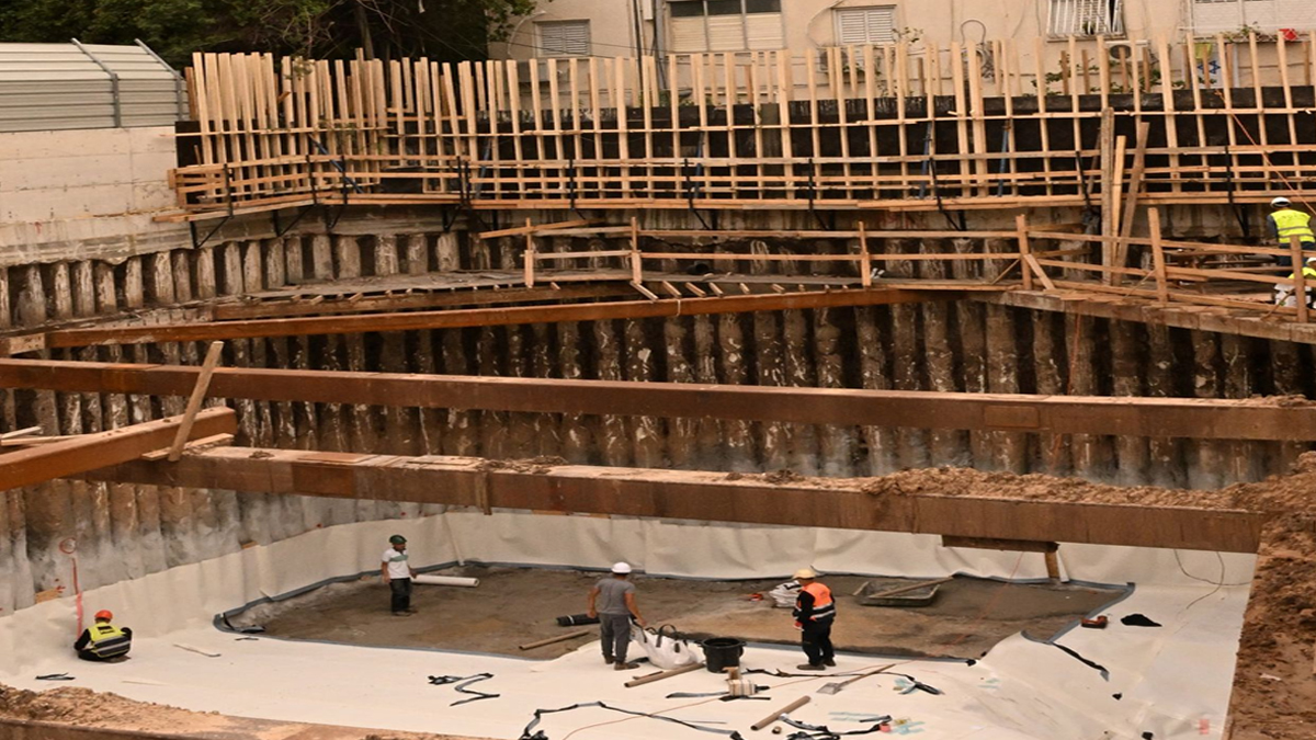 যুদ্ধের কারণে ব্যাপক শ্রমিক সংকটে ইসরায়েল