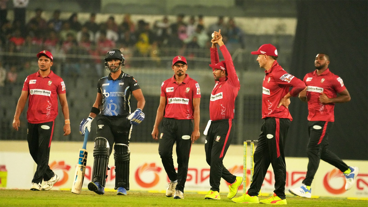 ধুঁকছে সাকিবের রংপুর, ৫০ না পেরুতেই সাজঘরে ৫ ব্যাটার