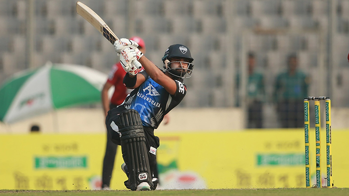 শামীম ঝড়ে লড়াকু সংগ্রহ রংপুর রাইডার্সের