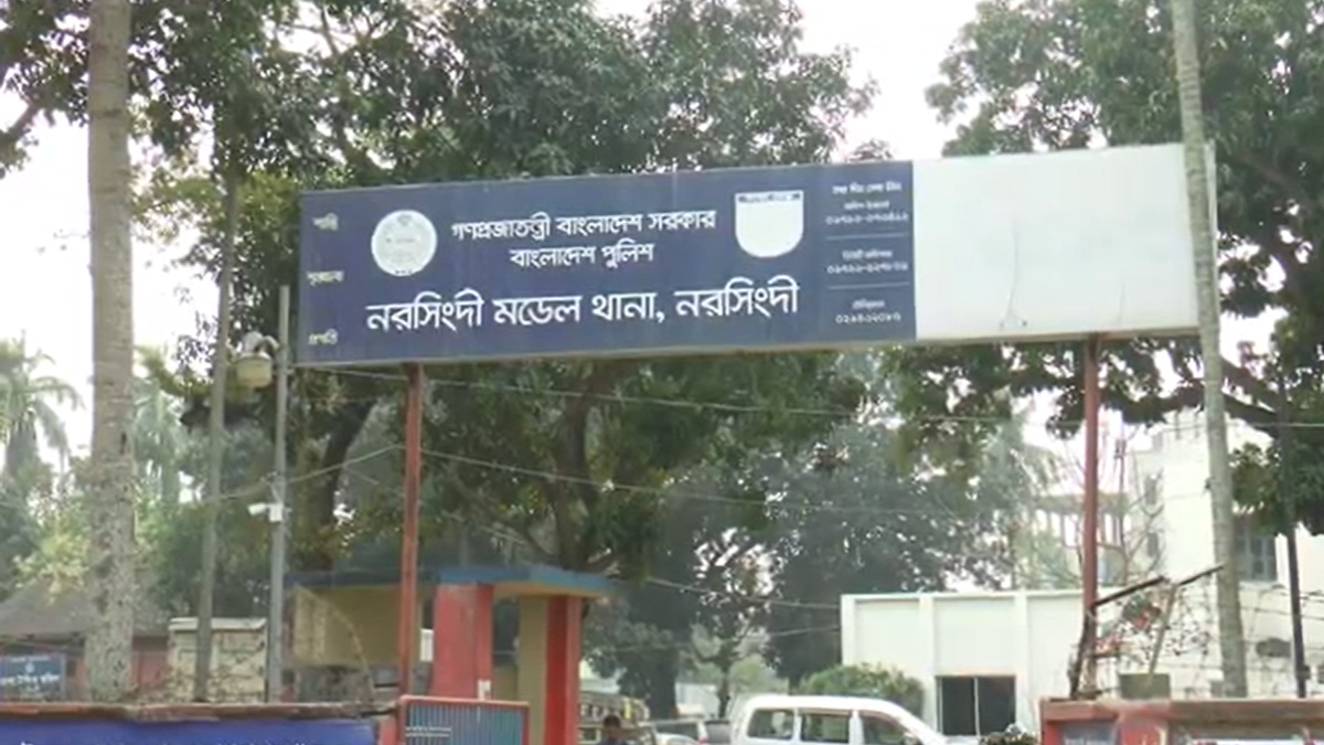 নরসিংদীতে সাবেক স্ত্রীকে কুপিয়ে হত্যা, গ্রেফতার স্বামী