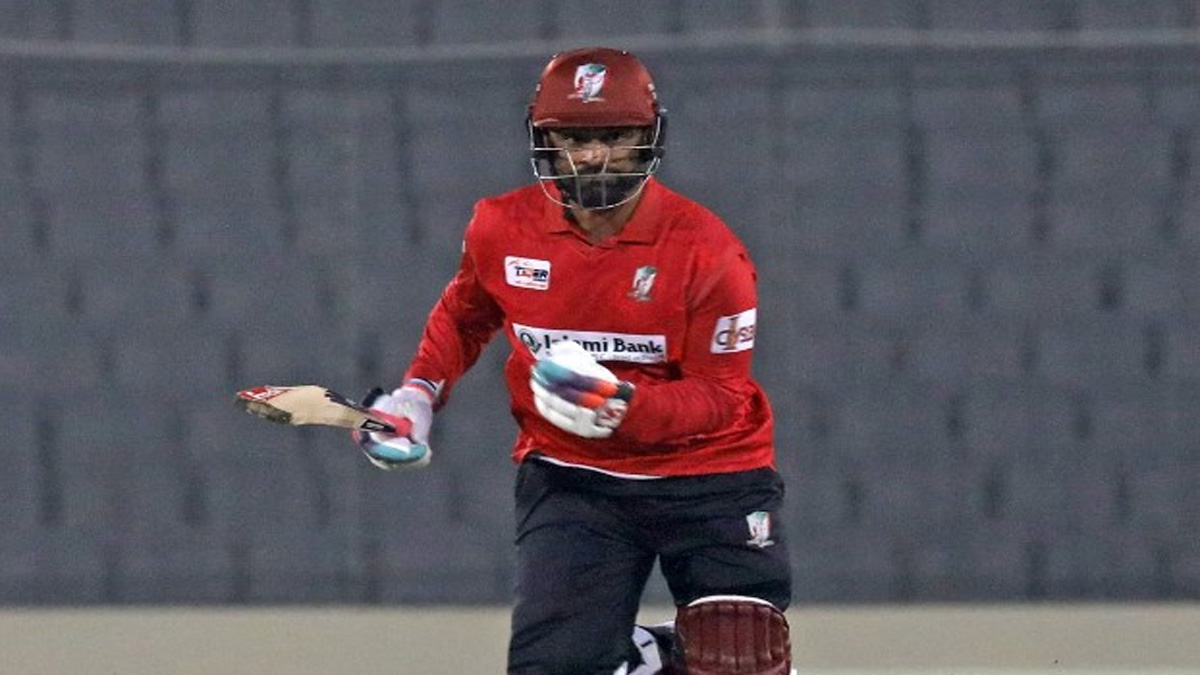 ১০ রানে আউট হয়ে ফিরলেন তামিম