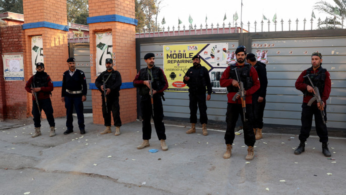 পাকিস্তানে নির্বাচনের দিন জঙ্গি হামলা, নিহত অন্তত ৯