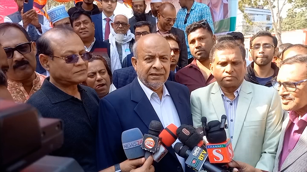 কালোবাজারির সাথে রেল ও অনলাইনে টিকিট বিক্রির লোকজন জড়িত: রেলমন্ত্রী