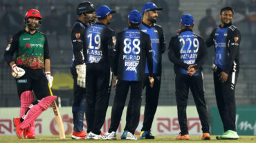 সিলেটকে ৭৭ রানে হারিয়ে শীর্ষে রংপুর