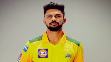 অধিনায়কত্ব ছাড়লেন ধোনি, চেন্নাইয়ের নতুন ক্যাপ্টেন রুতুরাজ গায়কোয়াড়