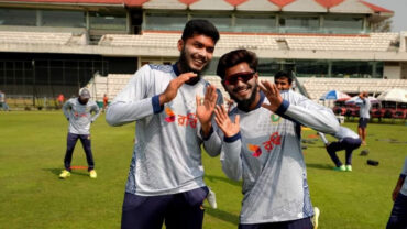 টস জিতে ফিল্ডিংয়ে বাংলাদেশ; একাদশে জাকের