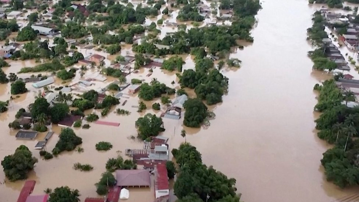 বন্যায় বিপর্যস্ত বলিভিয়া