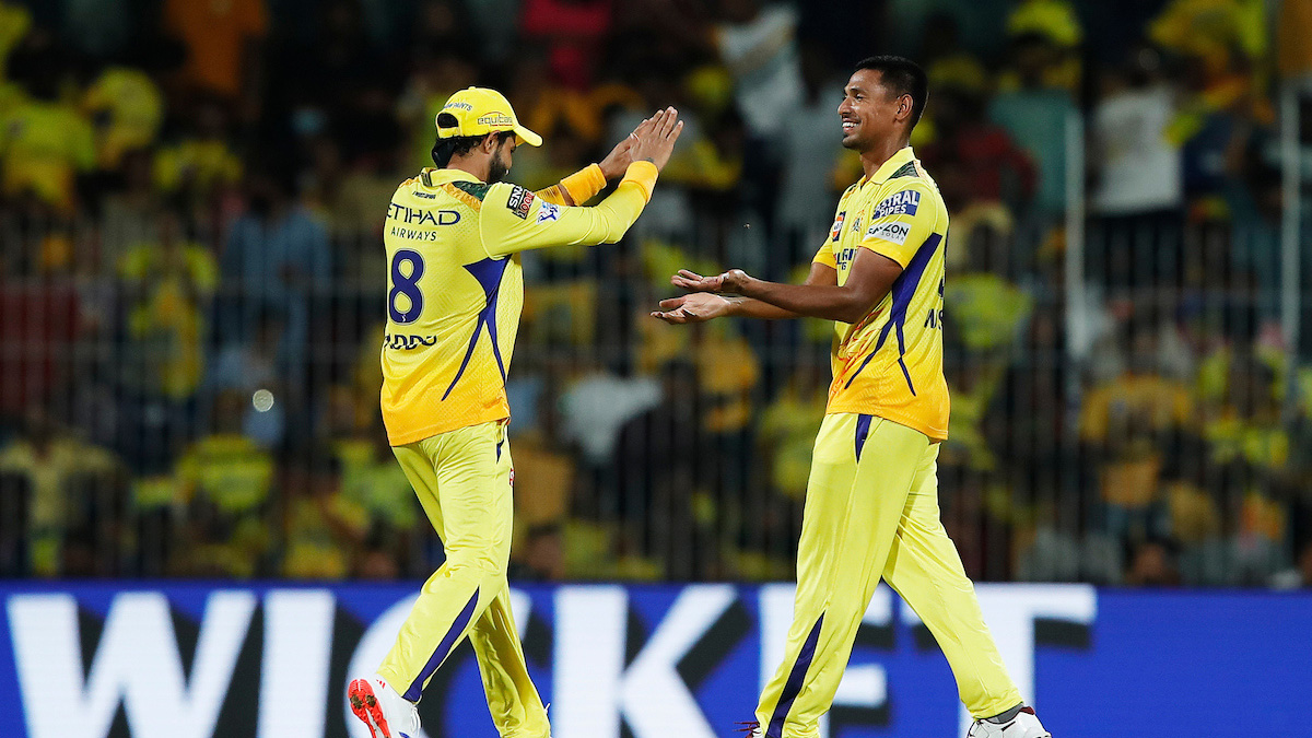 মোস্তাফিজের স্লোয়ার ও কাটারে মুগ্ধ মাইক হাসি