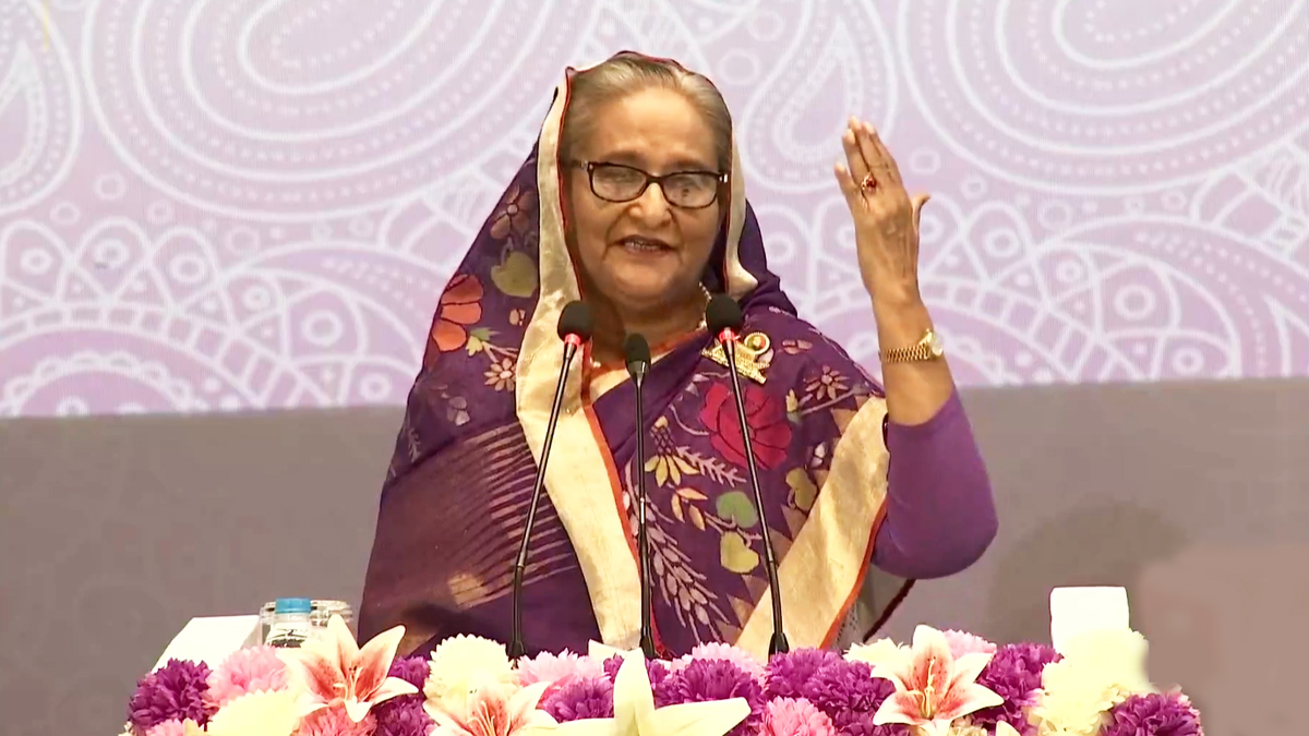 মায়েরা সঞ্চয় করে আর বাবারা ইলিশ কিনে টাকা ফুরায়: প্রধানমন্ত্রী