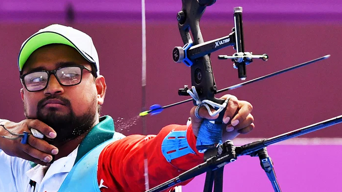 ‘অভিমানে’ আর্চারিকে বিদায় জানালেন রোমান সানা