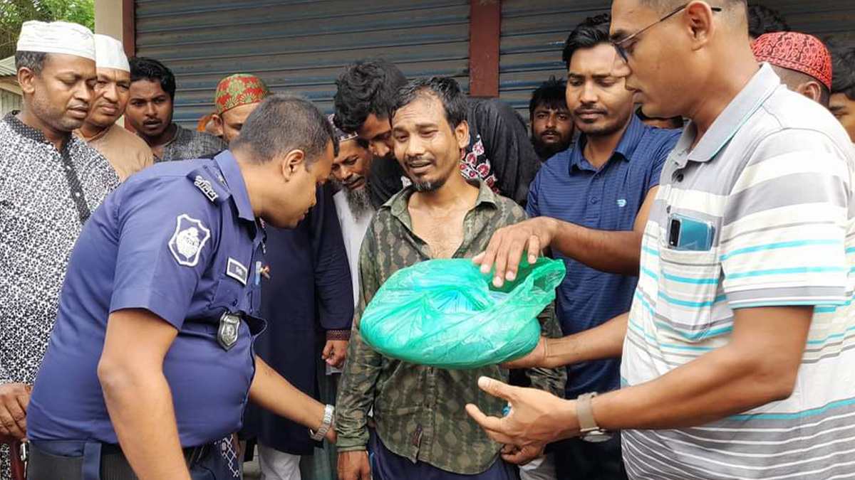 বাউফলে রিকশাচালক ছদ্মবেশে মাদক ব্যবসায়ী আটক