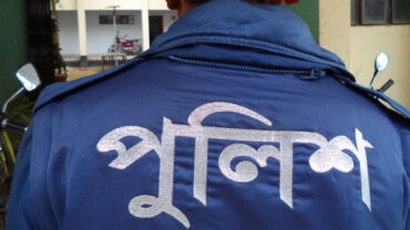 যাত্রীবাহী বাসে ডাকাতের ছুরিকাঘাতে পুলিশ সদস্য হাসপাতালে
