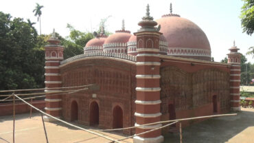 সুলতানি ও মোঘল স্থাপত্যের অন্যতম নিদর্শন আতিয়া মসজিদ