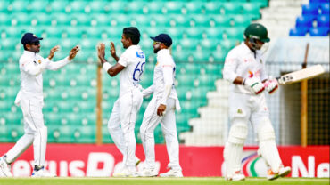 দুইশর নিচে অলআউটে শীর্ষে বাংলাদেশ