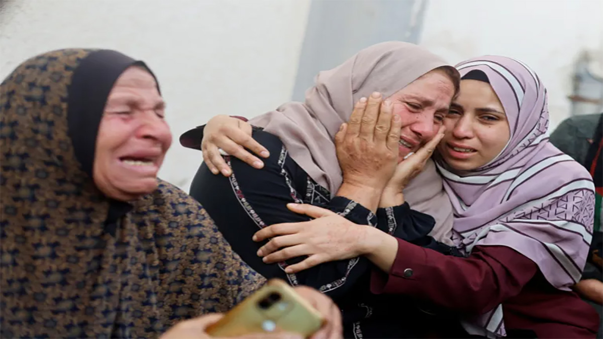 খান ইউনিসে গণকবর, ৫০ জনের মরদেহ উদ্ধার