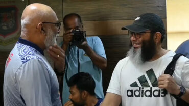 মিরপুরে হাথুরুসিংহে-শান্তদের সঙ্গে মুশতাকের সাক্ষাৎ