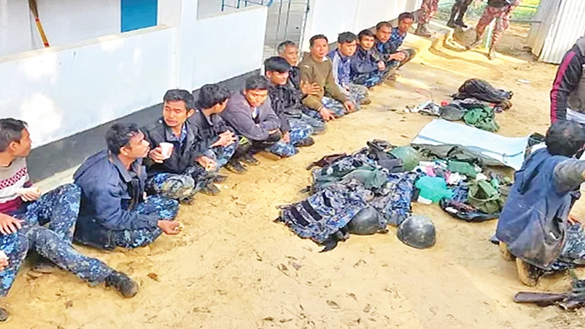 মিয়ানমারে সামরিক জান্তাকে হটিয়ে বিদ্রোহীদের দখলে সীমান্তবর্তী শহর