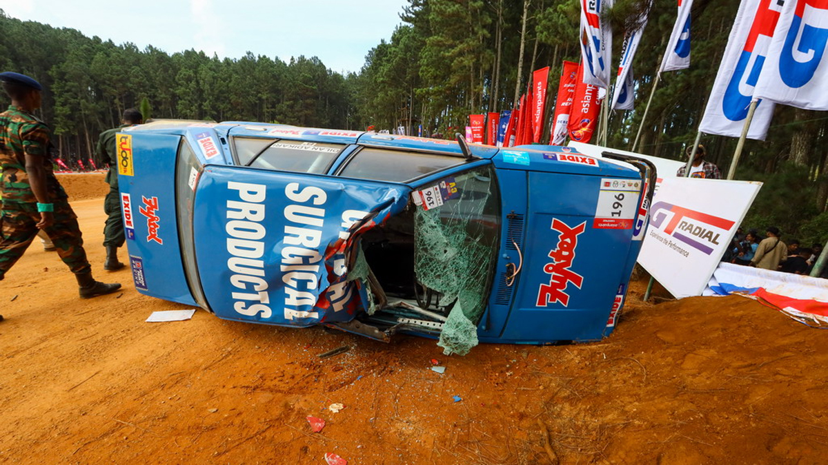 দর্শকদের ভিড়ে ঢুকে গেল রেসের গাড়ি, নিহত ৭