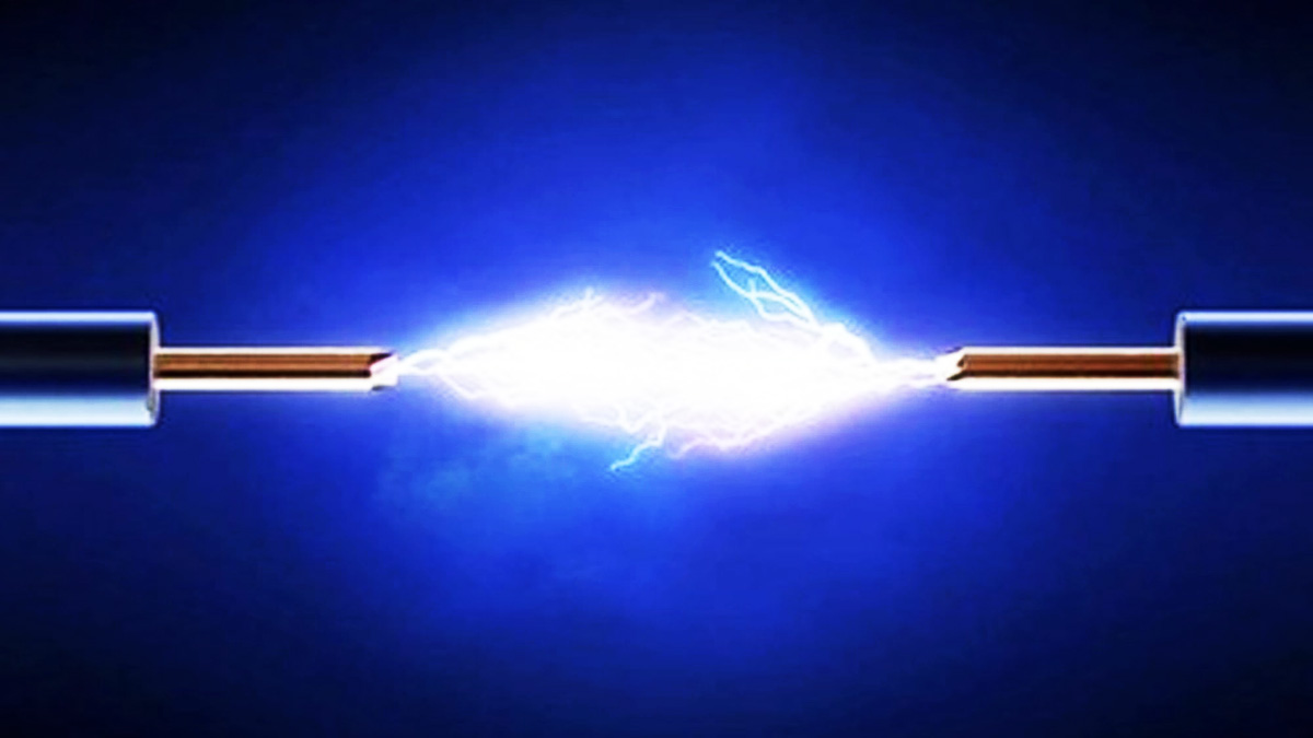 কুমিল্লায় বিদ্যুৎস্পৃষ্টে শিশুসহ নিহত ২