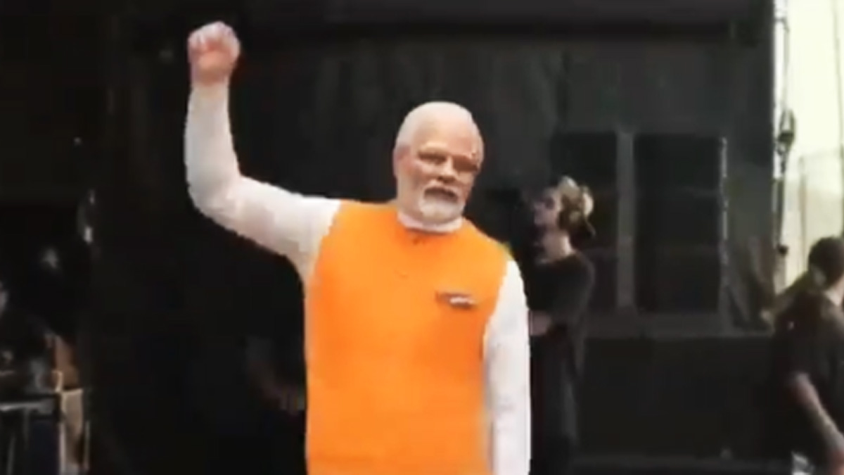 ‘অ্যানিমেটেড’ মোদি নাচলেন পাগলু ডান্স গানে