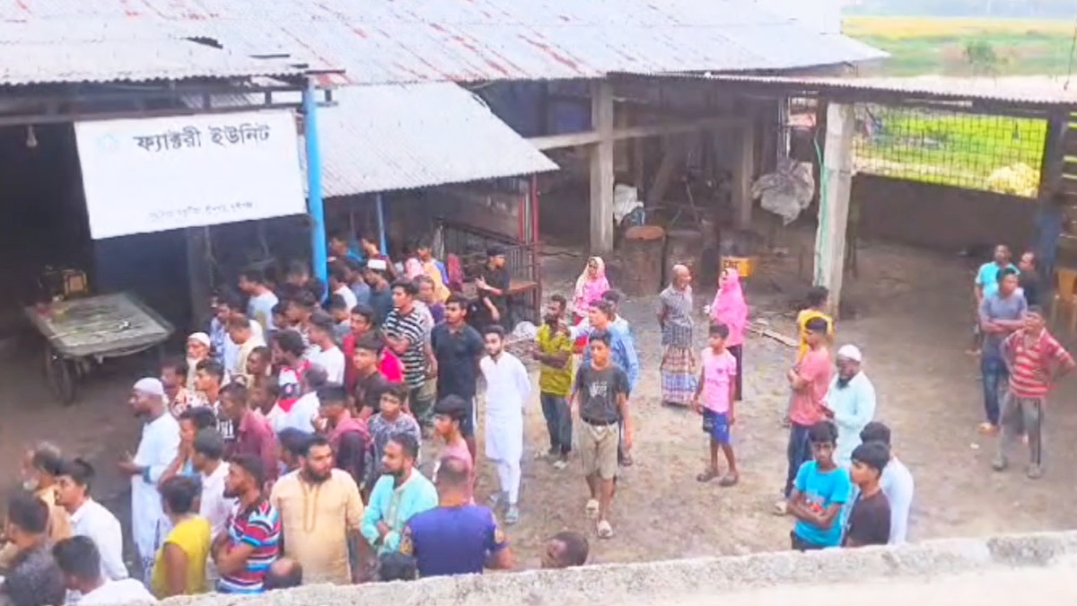 মুন্সিগঞ্জে কারখানা থেকে নিরাপত্তাকর্মীর গলাকাটা মরদেহ উদ্ধার