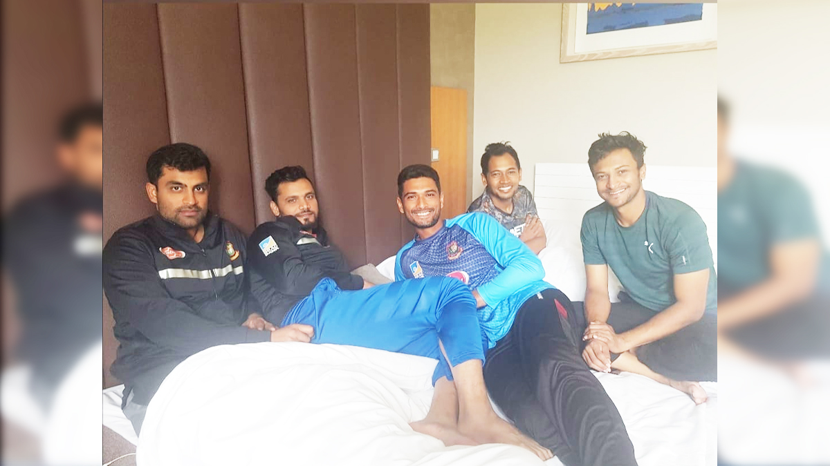 স্মৃতির পাতা হাতড়ে কী খুঁজছেন রিয়াদ?