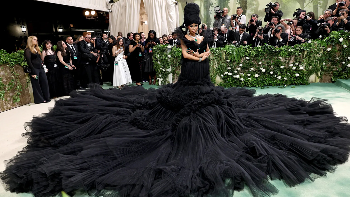 অদ্ভুত পোশাক পরে মেট গালা ২০২৪ মাতালেন তারকারা, ছবিতে এক নজরে