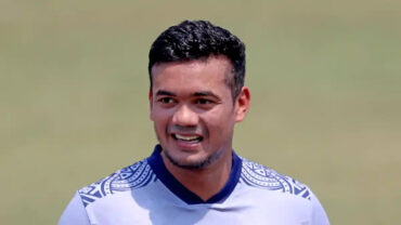 বল হাতে অনুশীলনে তাসকিন