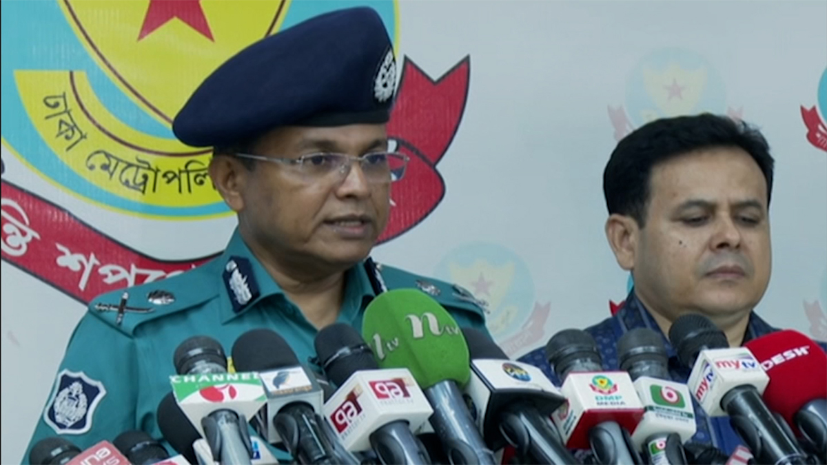 অনুমোদনহীন হাট বসালে পশুসহ মালিককে ধরে নিয়ে যাওয়া হবে: ডিএমপি কমিশনার