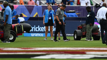 বৃষ্টিতে পরিত্যক্ত ভারত-কানাডা ম্যাচ, গ্রুপ চ্যাম্পিয়ন রোহিত-কোহলিরা